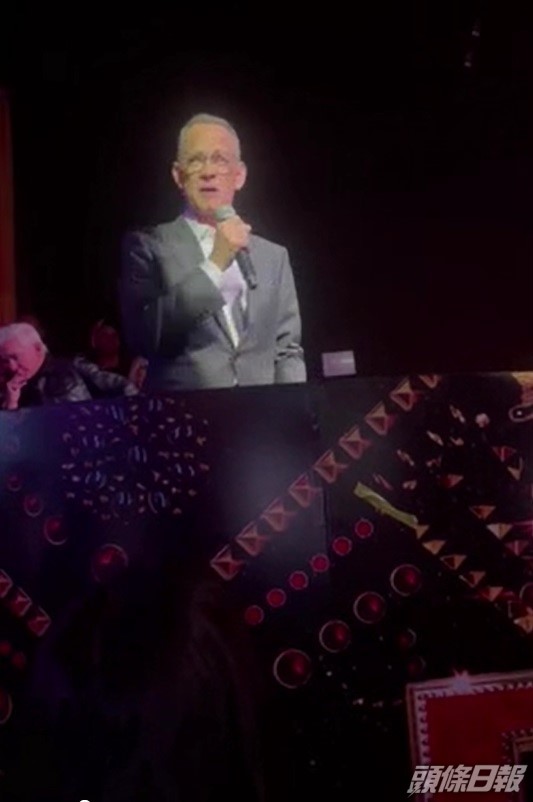 湯漢斯被發現右手狂震。